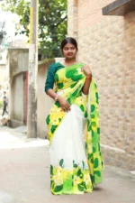 Kathgolaper Chhobi – কাঠগোলাপের ছবিতে আঁকা সাদার গল্প