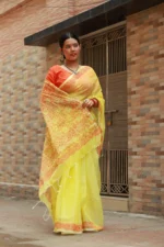 Koli O Rong – লাল ছাপে হালকা হলুদ সেমি মসলিন শাড়ি - Image 5