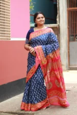 Noborongo Shari – নীল-লালের ক্লাসিক শিল্পবুনন