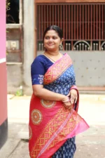 Noborongo Shari – নীল-লালের ক্লাসিক শিল্পবুনন - Image 2