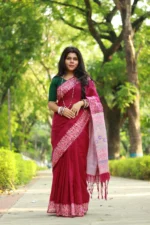 অ্যান্ডি কটন শাড়ি – ম্যাজেন্টা জমিনে গোলাপি রাজকীয়তার নকশা