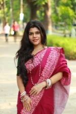 অ্যান্ডি কটন শাড়ি – ম্যাজেন্টা জমিনে গোলাপি রাজকীয়তার নকশা - Image 2