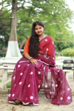 Maroon Blossom Semi-Muslin Shari – দাম্পত্য ছন্দে হাতে আঁকা সৌন্দর্য - Image 2