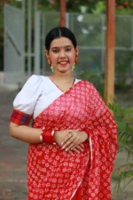 Lal Koli – লাল-সাদা ব্লক প্রিন্টেড সেমি মসলিন শাড়ি - Image 3