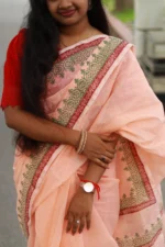 Krishnokoli Pastel Glory – আধুনিক সৌন্দর্যে হাফসিল্ক ব্লক শাড়ি - Image 2