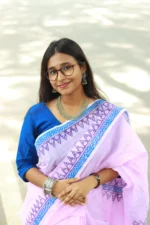 Anuragi Half-Silk – গোলাপি বেসে নীল-বেগুনি ব্লকে মিষ্টি মনভোলানো সাজ - Image 7