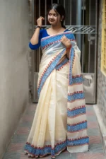 Nilambori Muslin – অফ হোয়াইট বেসে নীল-লালের ক্লাসিক ব্লক কাব্য